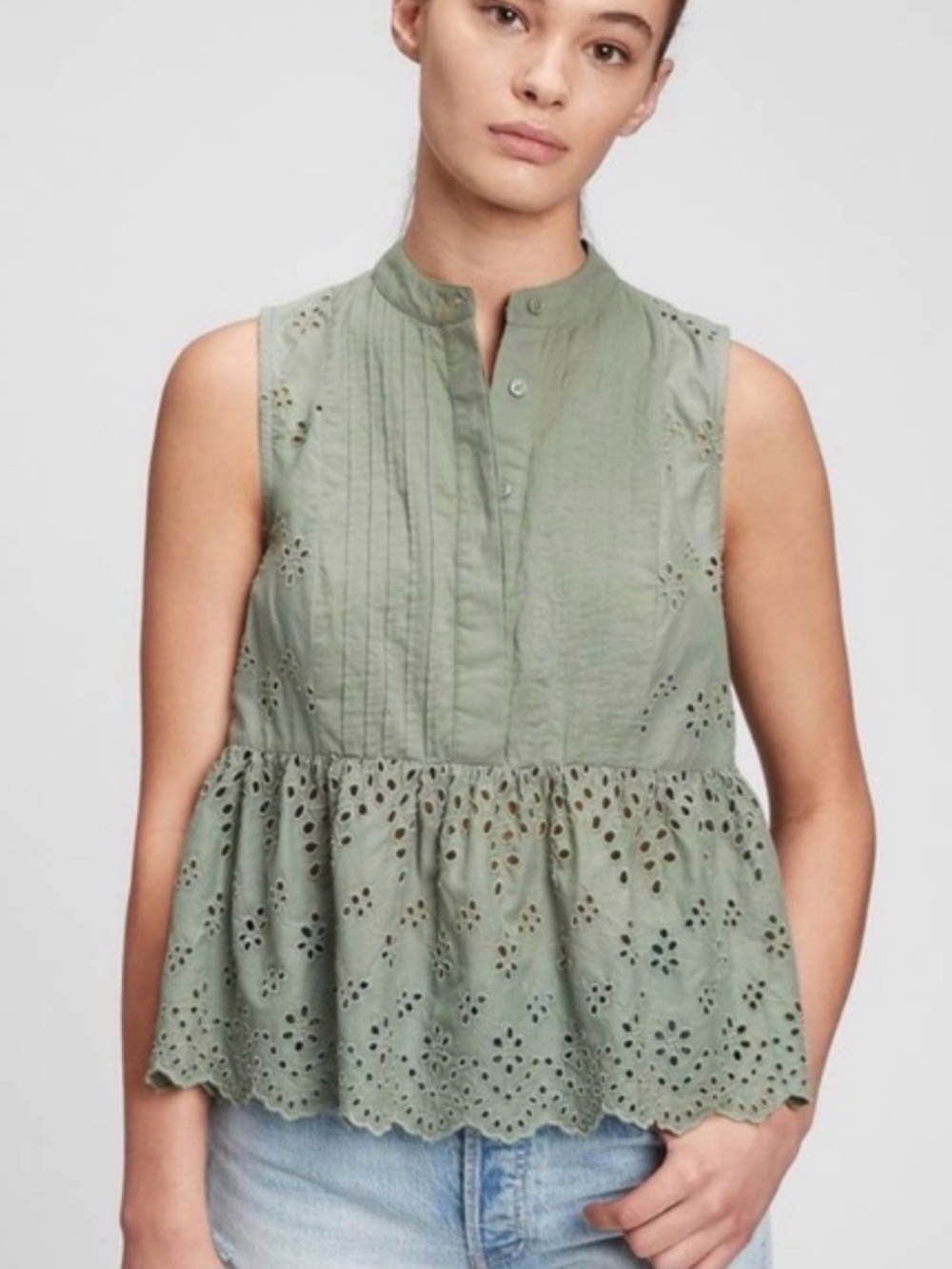 GAP Black Eyelet Button Front Sleeveless Top